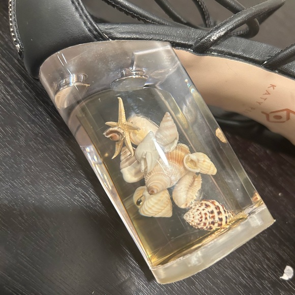 Katy Perry Shell Heels - Picture 5 of 7